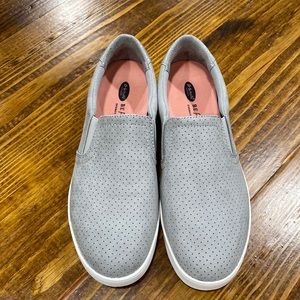 Dr. Scholls gray suede flat sneakers